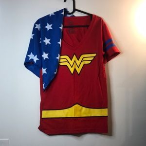 Wonder Woman Tee with Detachable Cape